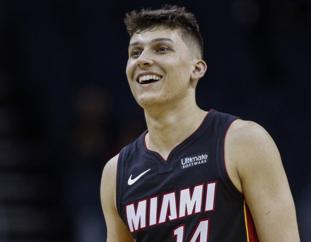 鹈鹕后场球 鹈鹕后场球